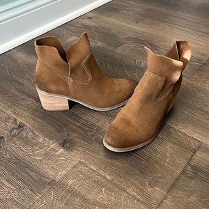 BP suede ankle boots size 6